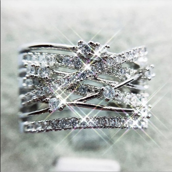 Women’s Luxury 925 Sterling Silver Diamond Ring - Picture 4 of 7